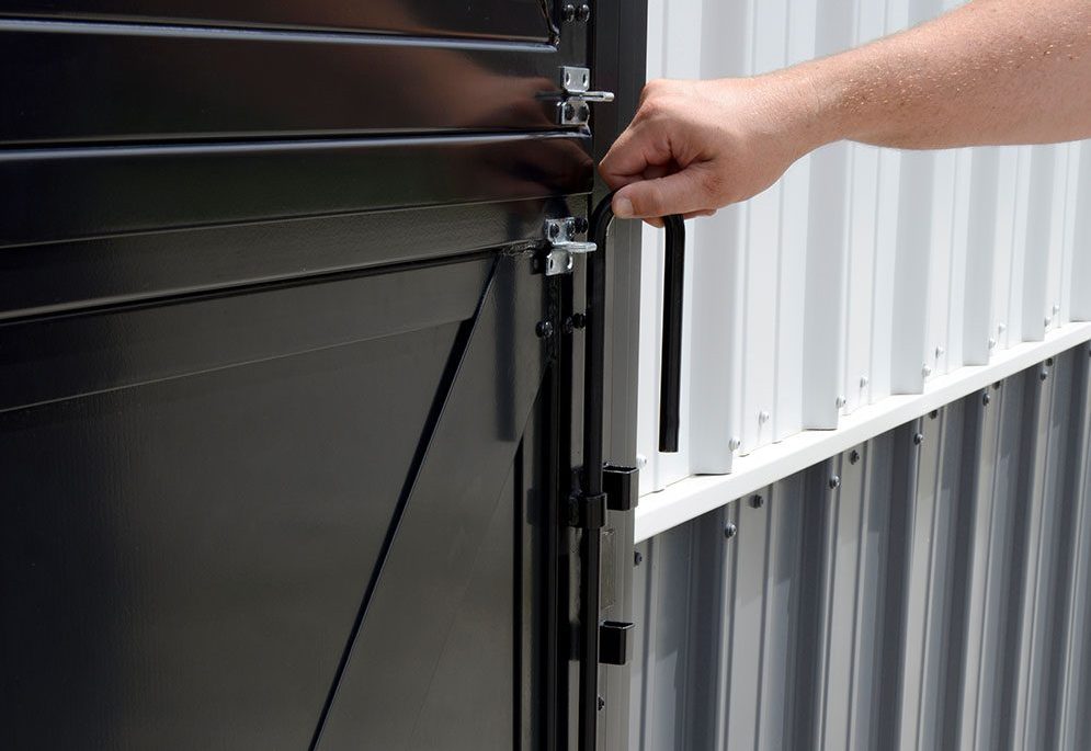 Cane-style paddock door latch