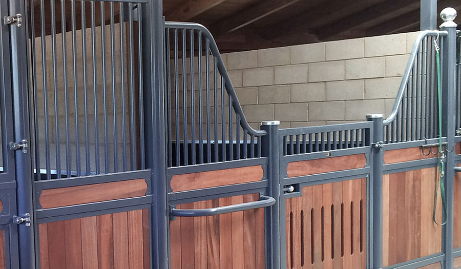 Style E008 - European 4200 low horse stall front