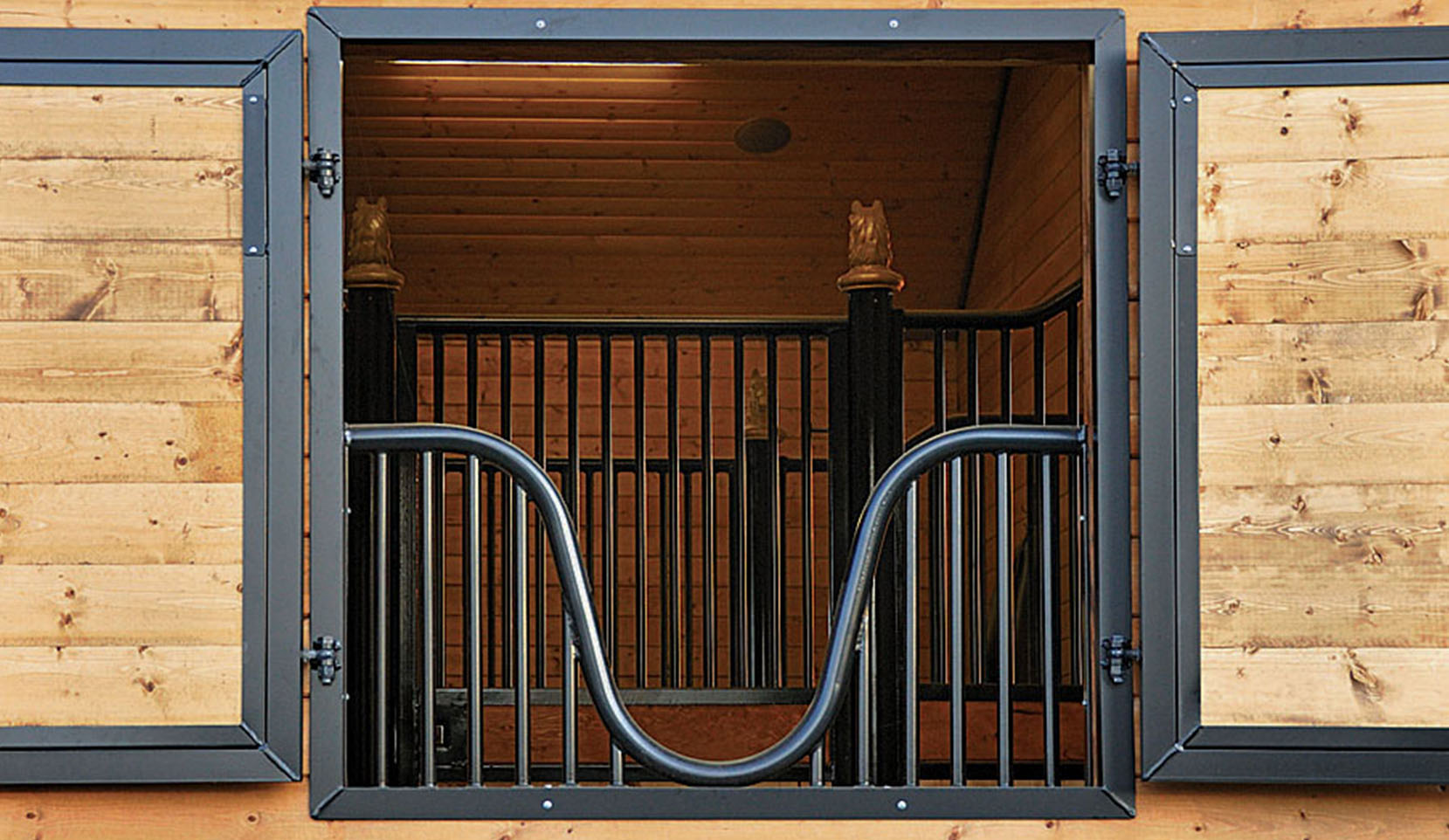 Full wood shutter with yoke