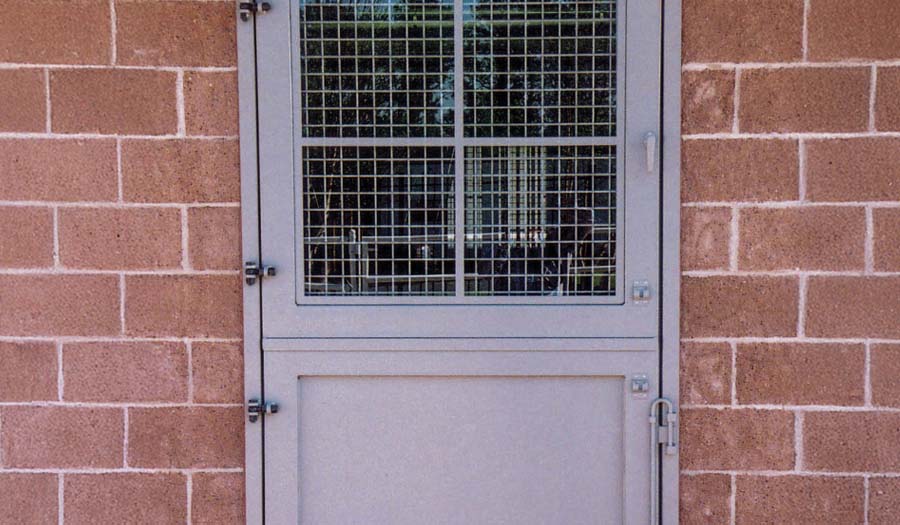 Style DD006 - Standard Dutch door with mesh window guard
