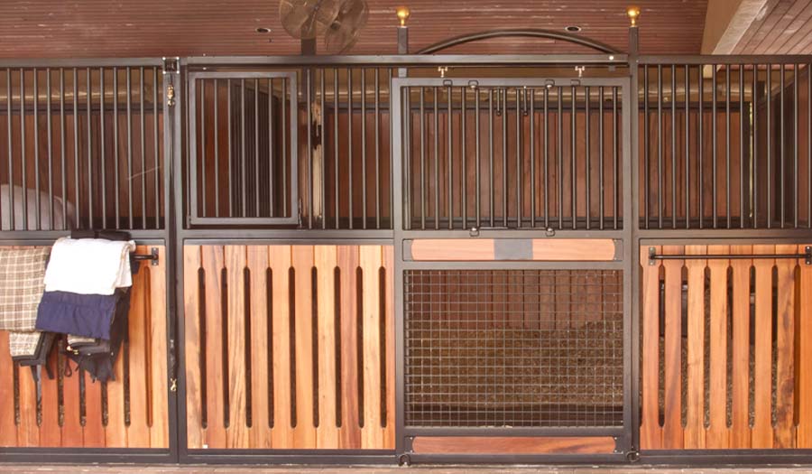 Style L005 - Legend 3500 horse stall front