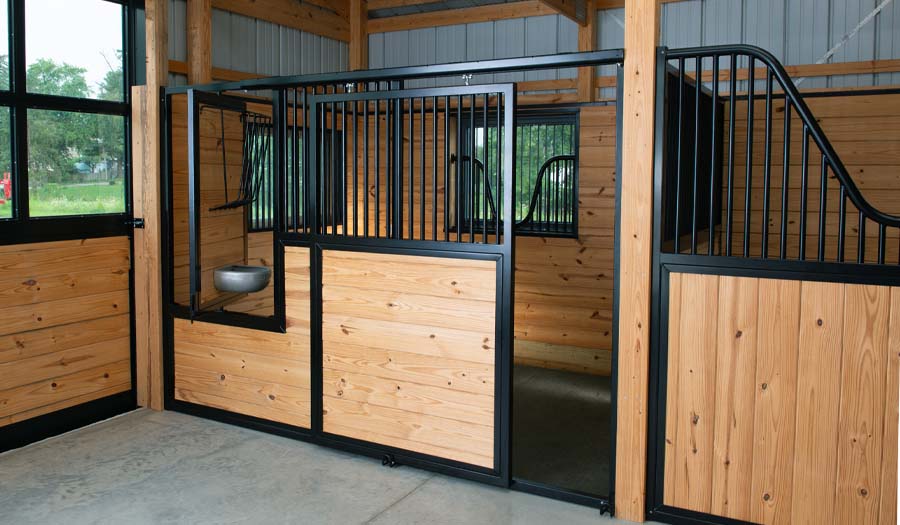 Legend Sliding Horse Stall Front Swivel Hay Grain Feeder