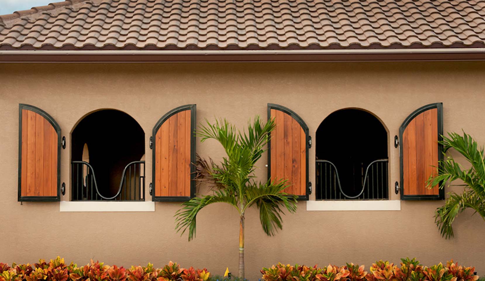 Arch top full wood hinged shutter