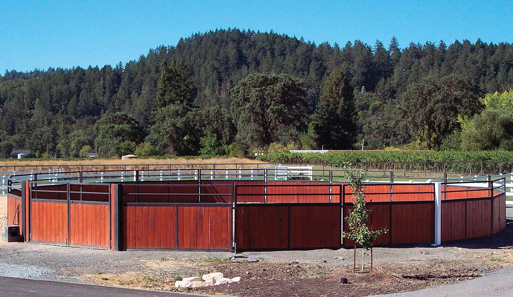 Outdoor round pen
