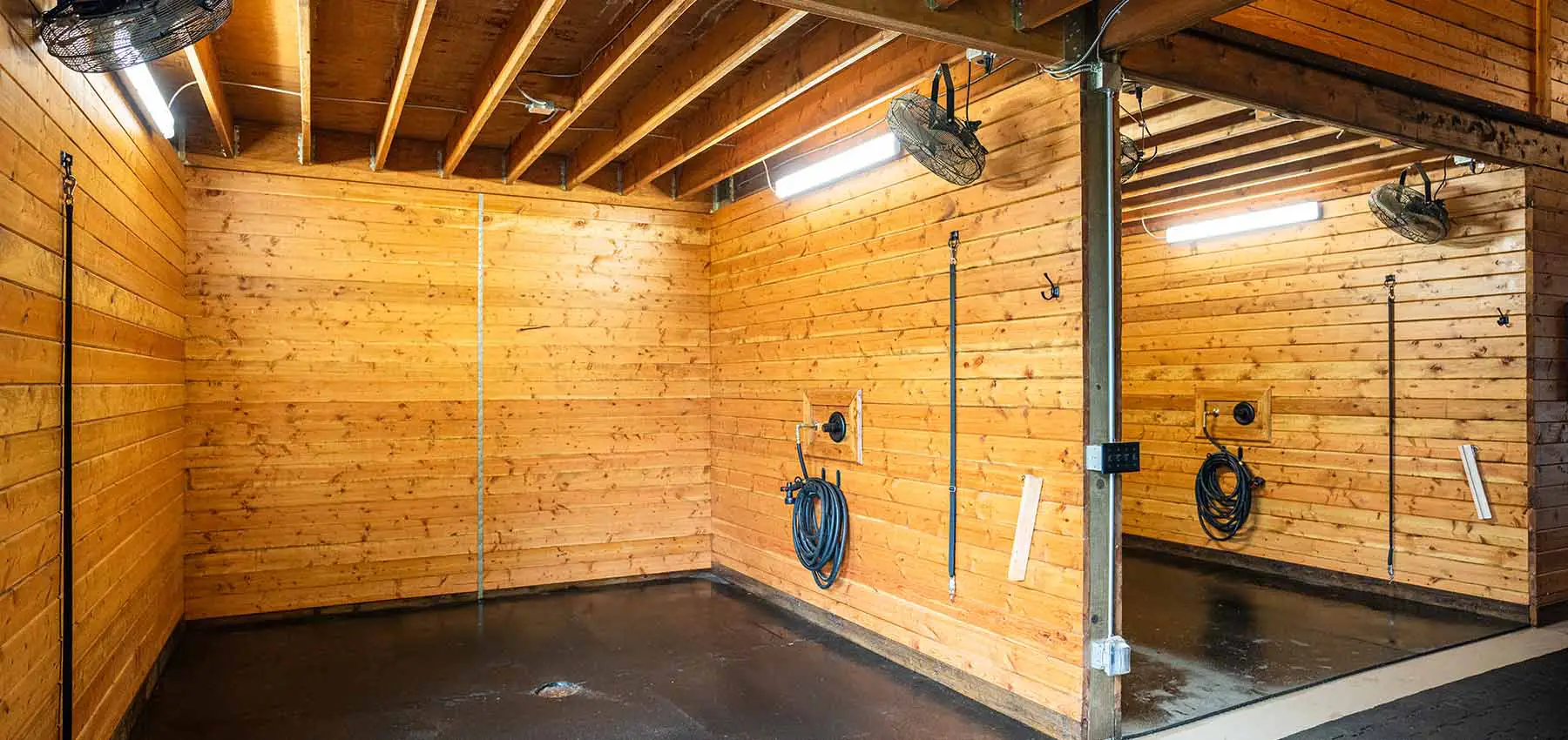 Wash stall with Locktuff mats