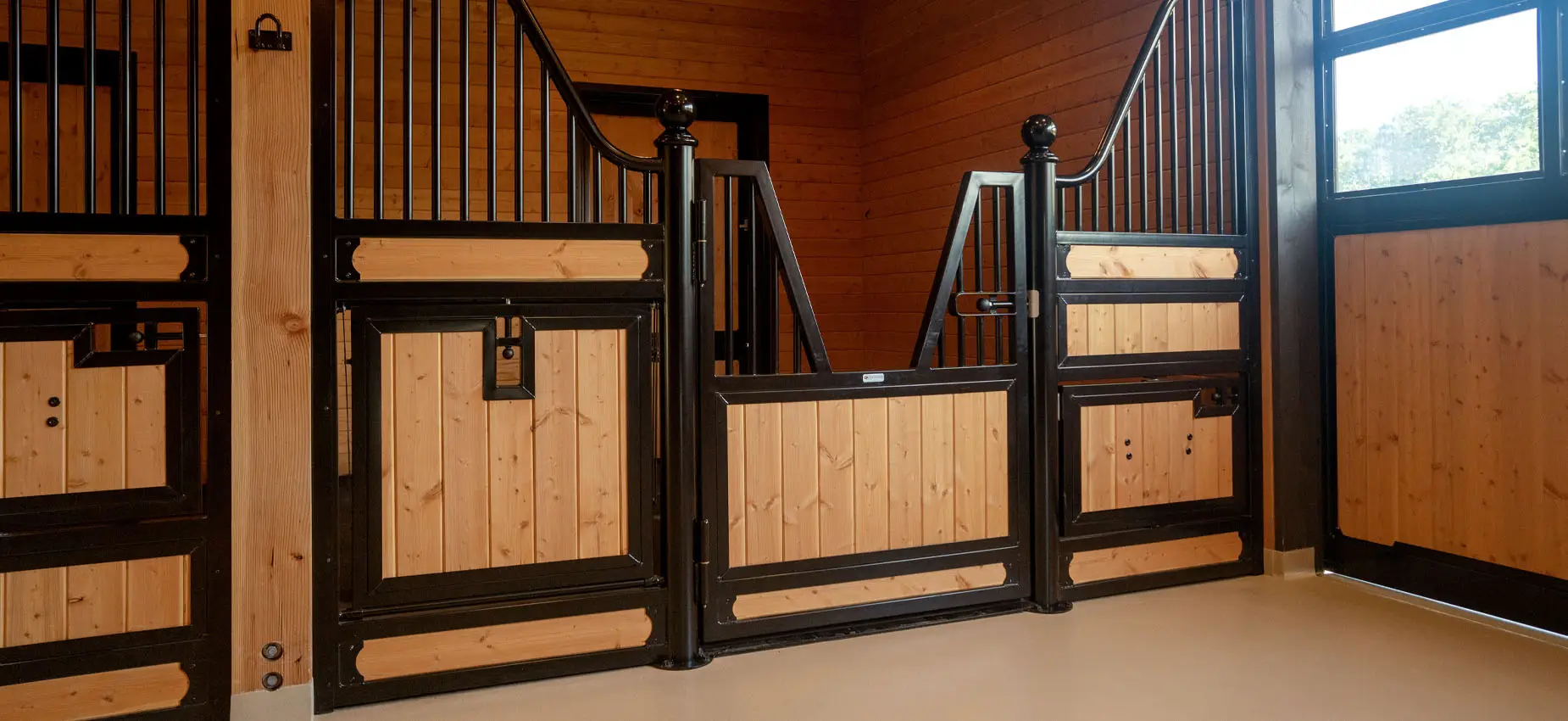 Private DL European Stall fronts lower height for donkey