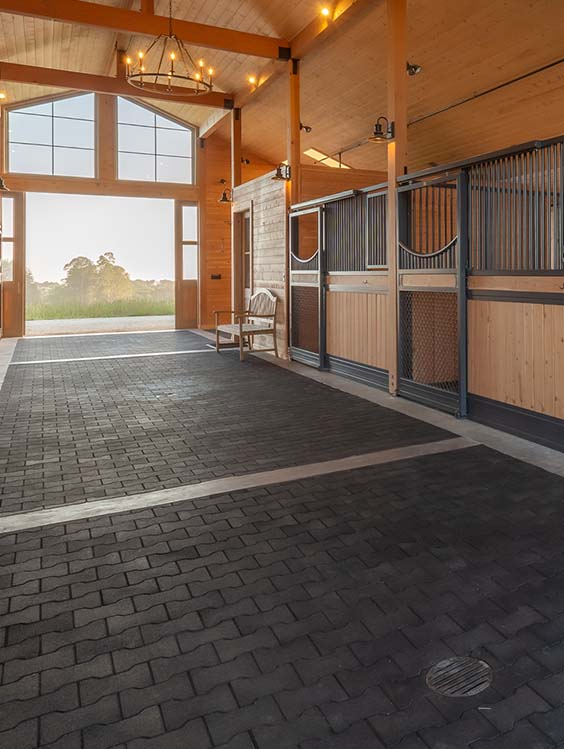TrueStep® flooring mesh bottom stall doors
