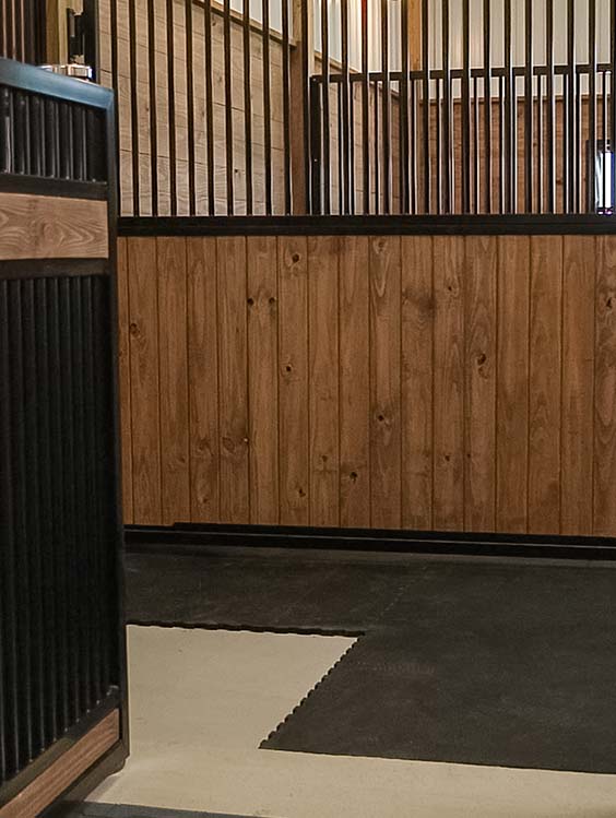 Interlocking stall mats