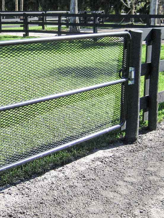 Mesh pasture gates