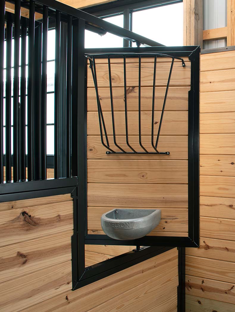 Horse Barn Accessories. Swivel hay and grain feeder.